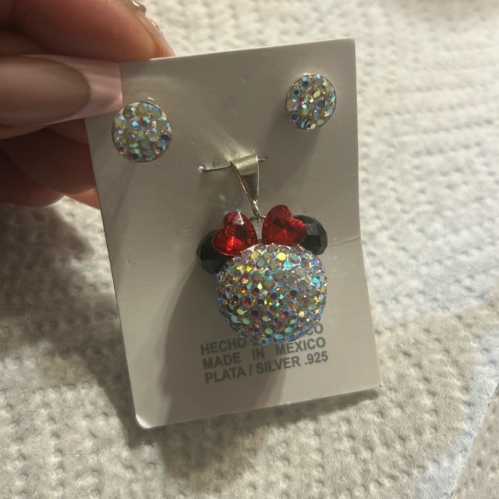 Minnie Mouse Set of earring and pendant